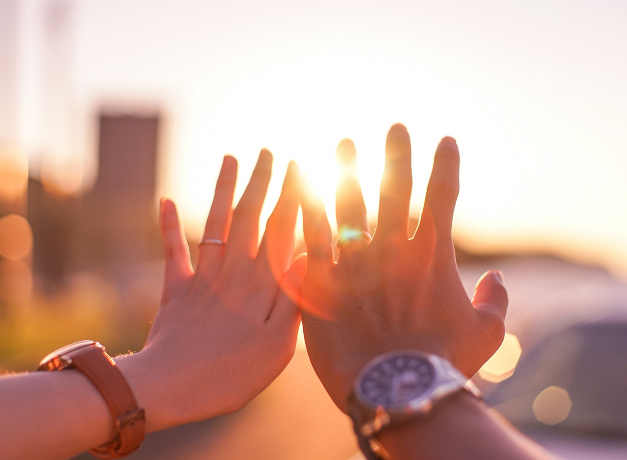 カップルで着けるペアリングは何指がいい？意味やおすすめを徹底解説！