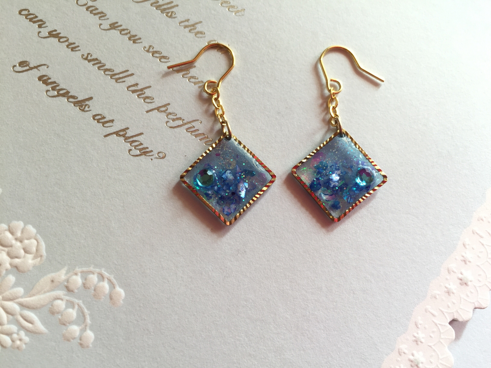 失敗しないピアス位置の決め方を解説！位置や数による意味なども紹介